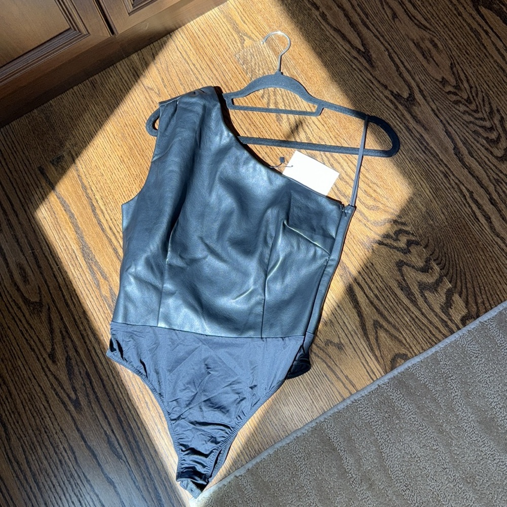 Karina Grimaldi Crisanta Bodysuit in‎ Black - Picture 6 of 17